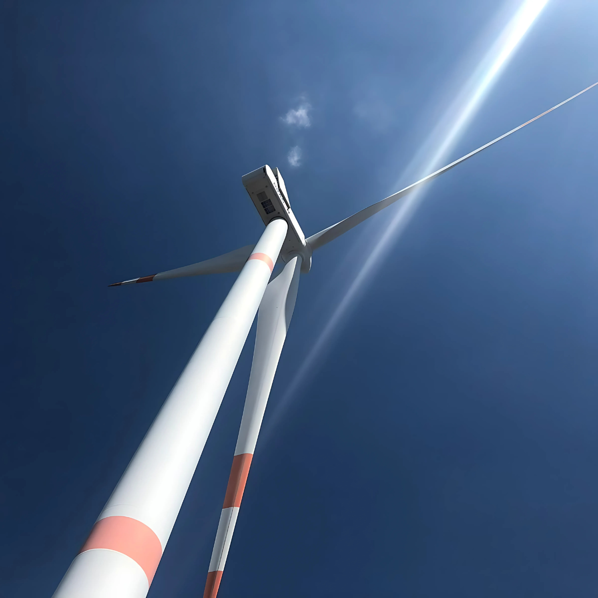 Eólicos Operamos plantas de generación eléctrica con diferentes
                tecnologías y diferentes tamaños en todo el país.