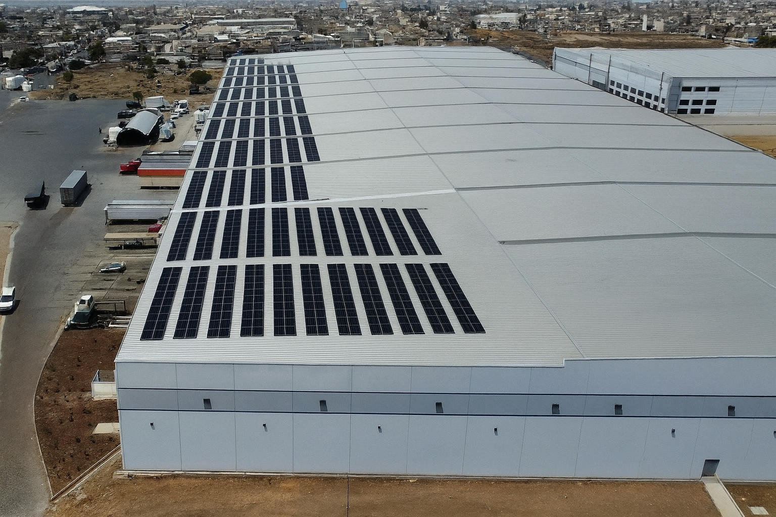 Proyecto de paneles solares industriales en Guadalajara con generación distribuida